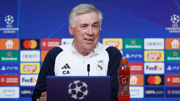 Ancelotti, en la rueda de prensa post partido, habló sobre la posición de este jugador y que no se fuese acostumbrando a ella