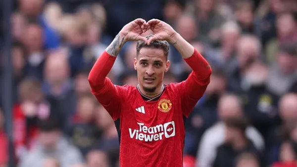 Antony, el brasileño del Manchester United, ya ha fichado por un equipo español que te sorprenderá