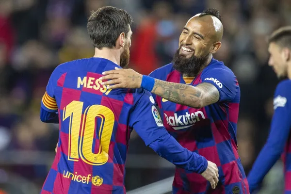 Arturo Vidal brindó una entrevista en la cual habló de su salida del Barca y su elección por el mejor del mundo.