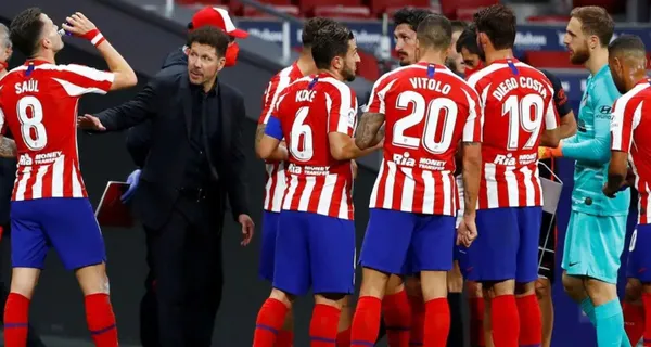 Atlético de Madrid invirtió fuerte en un jugador que fue de los más caros de la historia pero su rendimiento fue un fiasco y se irá