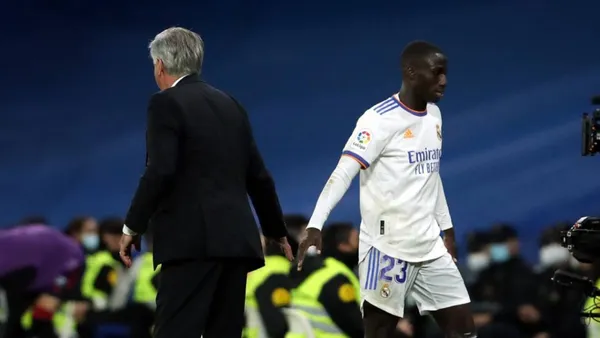 Carlo Ancelotti y Ferland Mendy.