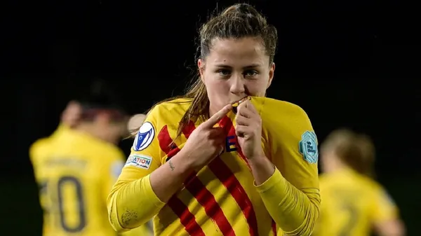 Claudia Pina, delantera del Fútbol Club Barcelona Femenino, podría cometer la última traición y fichar por el Real Madrid Femenino.