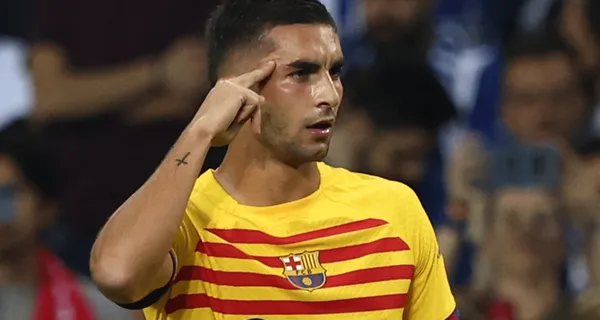 Cuando terminaba el primer tiempo, Ferran aprovecha y hace callar a todos los locales