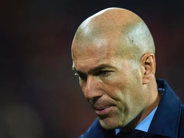 El entrenador francés ha optado por hacer cambios para el próximo compromiso del equipo merengue, y ha dejado afuera al histórico centrocampista.