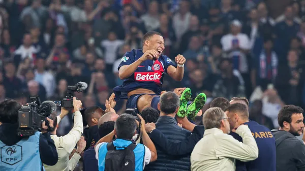 El francés tuvo su partido final con la camiseta del París Saint-Germain.