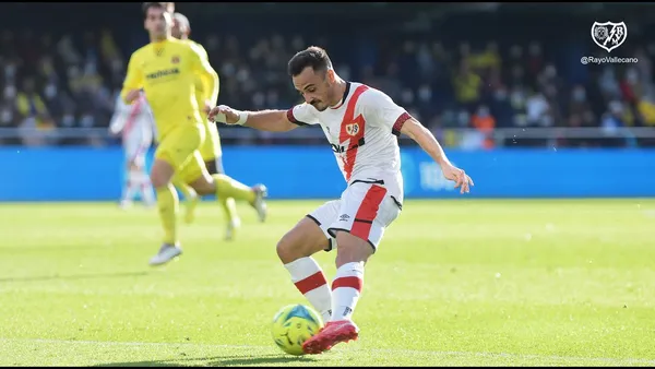 El lateral español abandonó LaLiga y actualmente se encuentra jugando en la tercera división española.