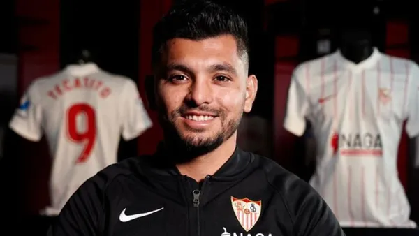 El mexicano pasa por uno de los mejores momentos de su carrera, las cosas con el equipo español se le vienen dando y actualmente es considerado uno de los mejores jugadores de LaLiga.