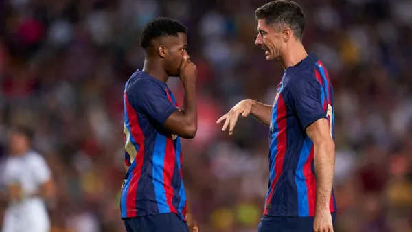 El polaco, conocedor de las dificultades en la carrera de los futbolistas, está ayudando a una de las perlas del equipo a jugar mejor