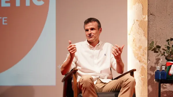 El presidente del Athletic, en rueda de prensa, ha condenado la actitud del Real Madrid con los árbitros