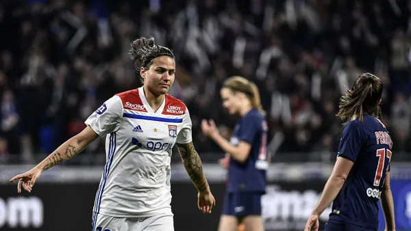 El primer partido de la serie se lo llevó el equipo de Lyon por 3 a 2, sin embargo la serie aun sigue más que igualada para ambos.