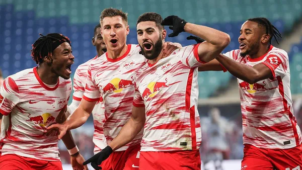 El RB Leipzig recibe hoy al Atalanta en el Estadio Red Bull Arena a las 21:00 al Atalanta por el partido de ida de los Cuartos de Final de la UEFA Europa League. El partido será televisado por Movistar Plus en el canal de la Liga de Campeones.