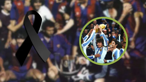 El seleccionado argentino festejando su primera estrella mundial y el lazo negro de luto.