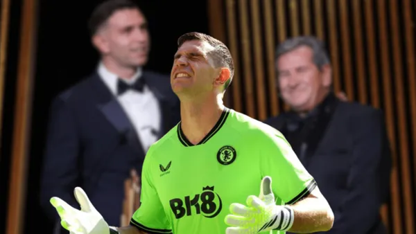 El vigente ganador del trofeo al mejor guardameta del 2023 cometió un increíble error