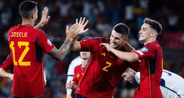 En una jugada de puros bloppers escoceses, España ha marcado y ya tiene la tranquilidad suficiente para visitar a Haaland