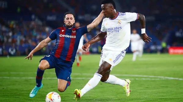 Es un partido de realidades diferentes el Real Madrid, quien cumple con presentarse tras asegurar el título de manera anticipada se enfrenta al conjunto dirigido por Alessio Lisci, que no está pasando por un momento correcto y si no quiere jugar en la segunda división la próxima temporada deberá ganar a como dé lugar.