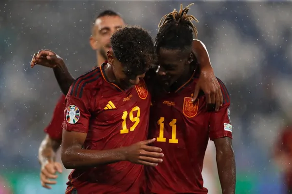 España aplastó a Georgia en su casa y sumó tres puntos vitales.