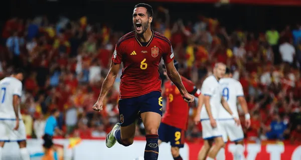 España recibe a Chipre en Granada y ya gana 2 a 0 gracias a los goles de Gavi y Mike Merino.