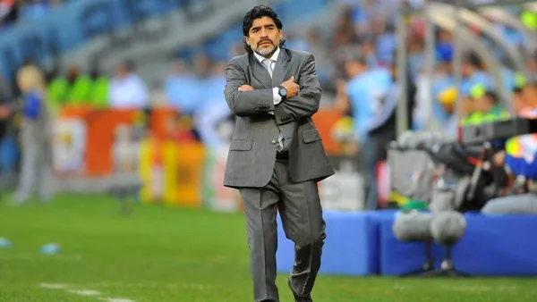 Habló con la ex mujer, Claudia Villafañe , y contó partes de la charla