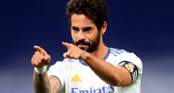 Isco no tiene equipo en la actualidad pero hay una propuesta para que se vuelva a vestir de corto