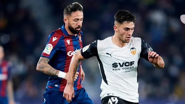 José Luis Morales queda liberado de su contrato con el Levante por el descenso. Atento estuvo el Valencia que hizo averiguaciones por el diez pero el jugador planea quedarse para jugar en la segunda división.