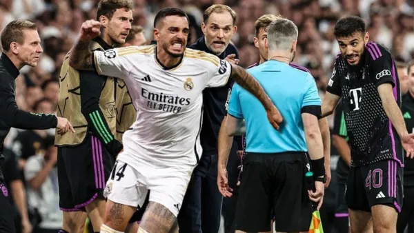 Joselu, delantero del Real Madrid, y jugadores del Bayern Múnich