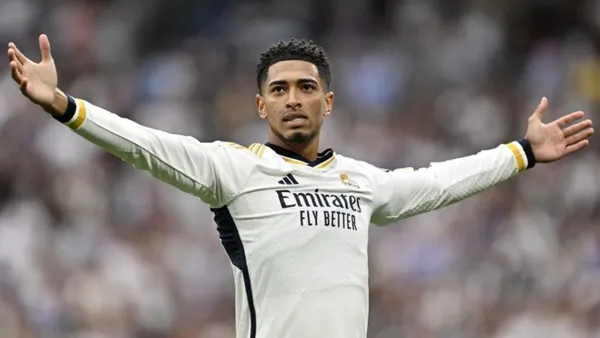 Jude Bellingham expresó un "fuck off" en la cara del linier y no vio la amonestación