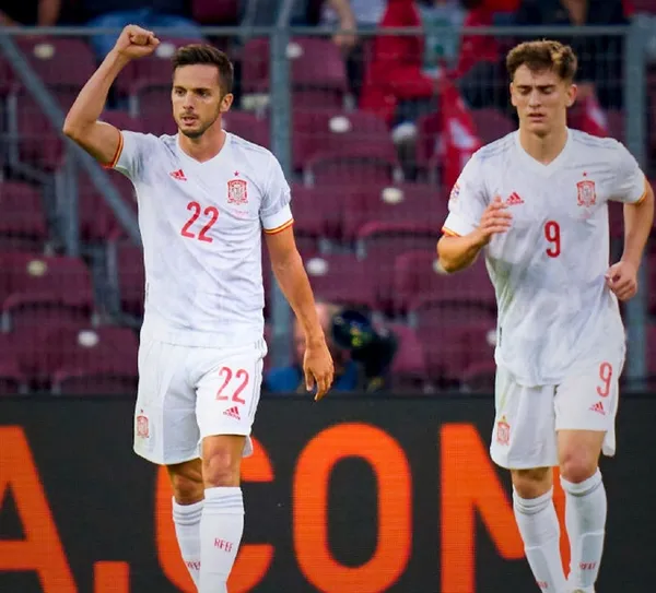 La Selección de España consiguió su primer triunfo en la Liga de las Naciones de la UEFA . Fue 1 a 0 ante la Selección de Suiza con gol de Pablo Sarabia, con este triunfo el seleccionado español se ubica segundo del Grupo A2.