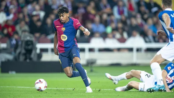 Lamine Yamal hizo una jugada maradoniana o mejor dicho, messiana, contra el Alavés, se fue de cinco defensores regateando