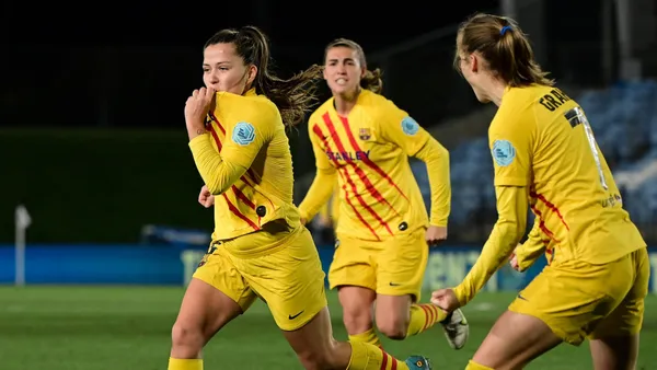 Las blaugranas demostraron porqué son las últimas campeonas del certámen y con carácter y juego dieron vuelta el resultado ante el Real Madrid en la capital española y se impusieron por tres goles a uno. Buen resultado para las blaugranas, de cara a la revancha en Camp Nou.