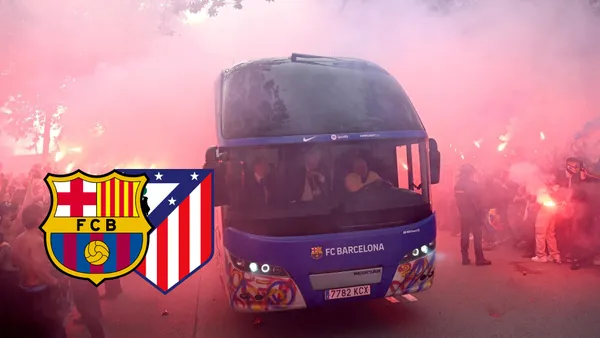 Los aficionados del FC Barcelona han hecho un bengaleo para recibir a sus jugadores