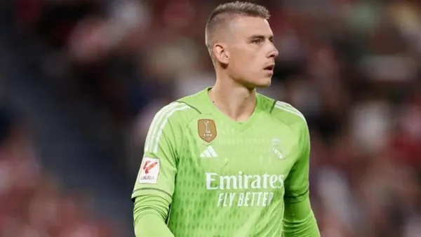 Lunin con la camiseta del Real Madrid. (Foto: La Liga)