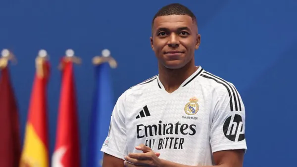 Mbappé en su presentación como jugador del Real Madrid. (Foto: AFP)
