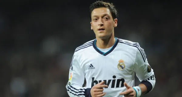 Mesut Özil decidió dar un paso al costado del fútbol, luego de su paso por equipos como Real Madrid y Arsenal