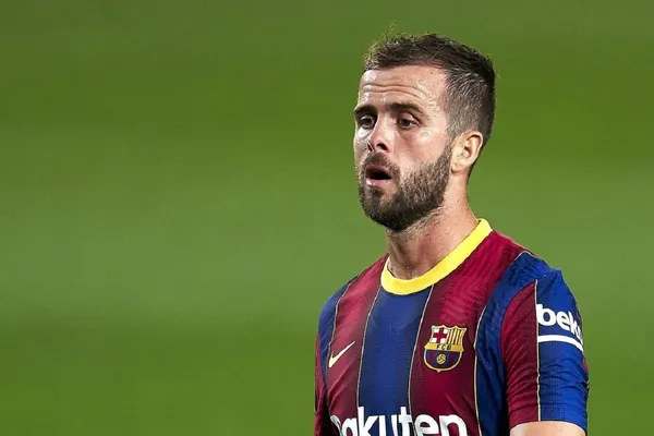 Miralem Pjanić podría marcharse de FC Barcelona debido a su falta de minutos,