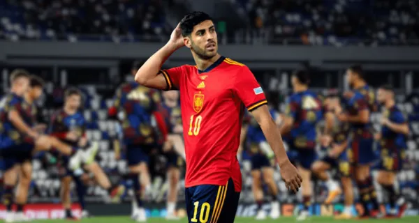 Ni bien comenzado el partido ya se instaló la polémica en el encuentro que España necesita sí o sí ganar para no complicarse