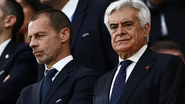 Pedro Rocha junto a Ceferin, presidente de la UEFA. (Foto: EFE)