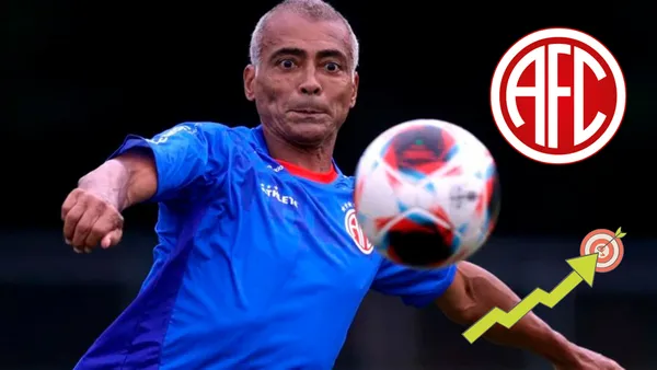 Romario en América de Río de Janeiro. Escudo del club y abajo una imagen de metas.