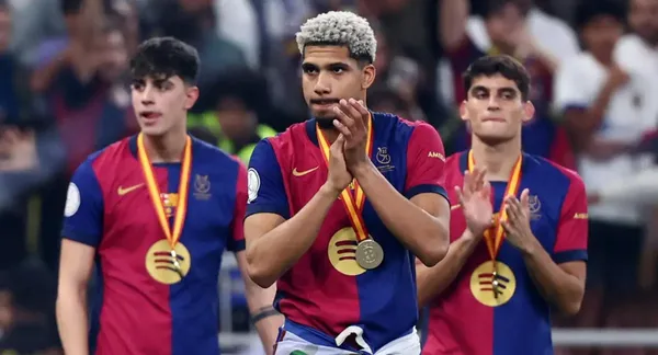 Ronald Araujo puede tener dudas en si marcharse a la Juventus en enero o quedarse en el Barcelona