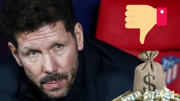 Simeone preocupado en el banquillo de Atleti. Pulgar abajo y bolsa de dinero.