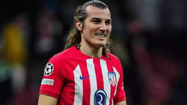 Söyüncü en un partido con el Atlético de Madrid