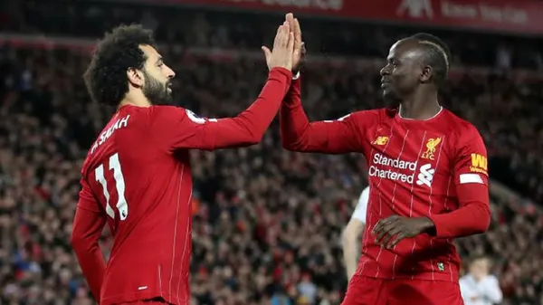 Tras declinar los acercamientos del Barcelona, Mohamed Salah podría jugar en el Real Madrid la próxima temporada. El club blanco pagaría 110 millones de euros por el extremo egipcio del Liverpool.