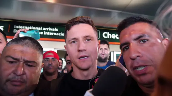 Un aficionado del Zaragoza empezó a perseguir a Ander Herrera por Buenos Aires