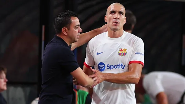 Xavi Hernández y Oriol Romeu, del FC Barcelona