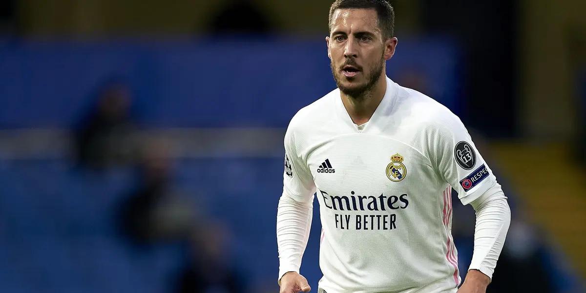 Hazard fue extrañamente adulado.
