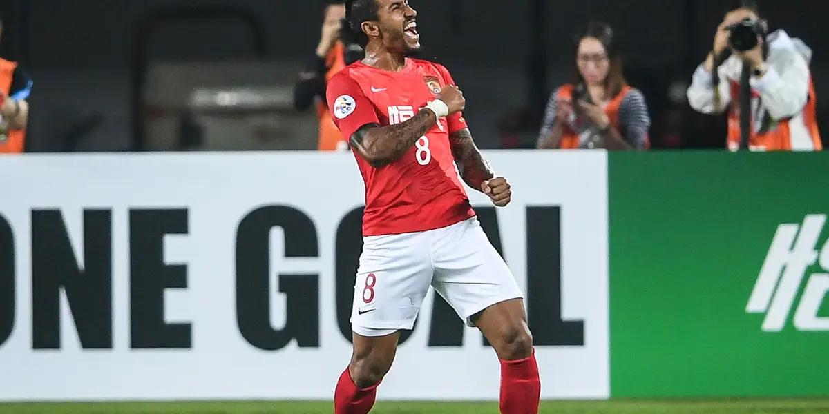 Paulinho es seguido también por el Atlético.