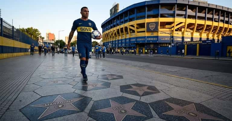 Carlos Tevez planea su partido despedida en Boca para diciembre con Messi, Cristiano y 60 estrellas