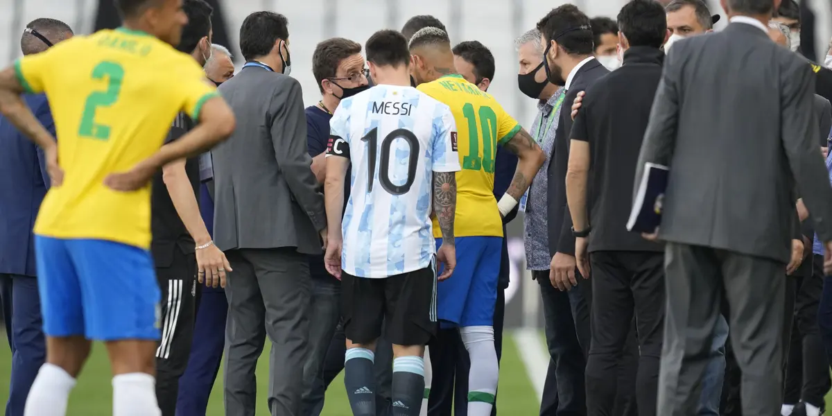 5 minutos de juego, horas de escándalo. Finalmente el partido entre Brasil y Argentina se suspendió de forma definitiva y según informó el ente mayor del fútbol, es hasta nuevo aviso.