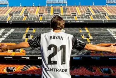A apenas 83 días de llegar al Valencia, disputó la final de la Copa del Rey con el equipo Che. Bryan Gil es una de las grandes promesas de España y va por más.