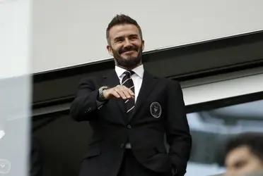 A casi diez años de su retiro profesional, David Beckham aún sigue siendo de un atractivo comercial enorme. Y lo explota en gran forma. Detalles de una vida lujosa.