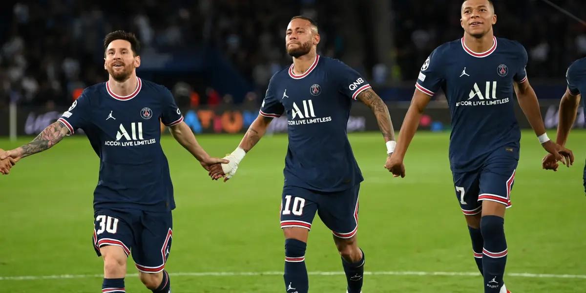 A pesar que en el campo intentan mostrarse como amigos y con una gran relación, fuera del verde césped la relación entre los miembros del tridente del París Saint-Germain no sería la mejor y le allanaría el camino a Donatello para partir.